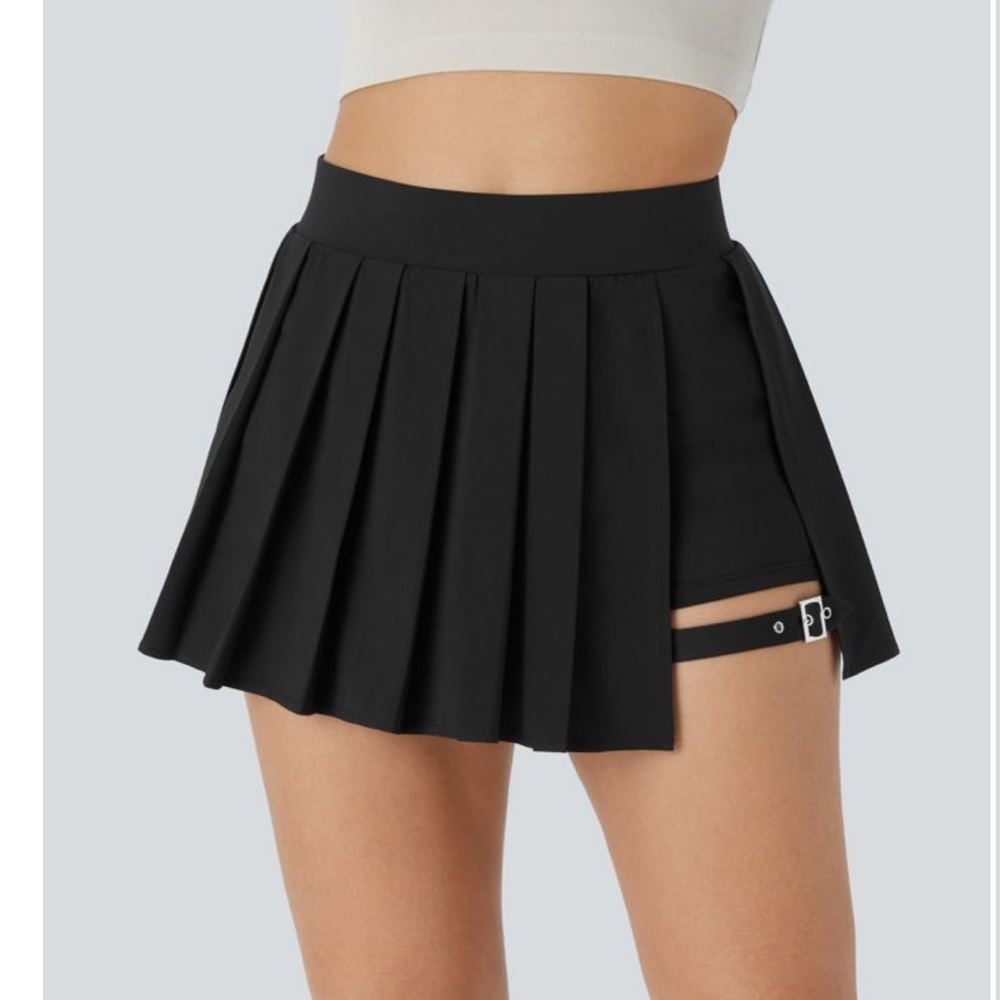 Halara breezful high waisted pleated buckle mini skirt size large